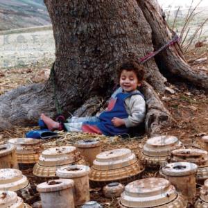 صحنه‌ای از فيلم لاکپشت‌ها هم برواز می‌کنند. ساخته‌ی بهمن قبادی
